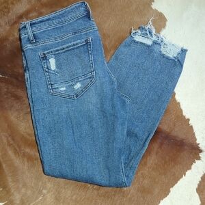 BKE Distressed Ankle Jeans in Blue